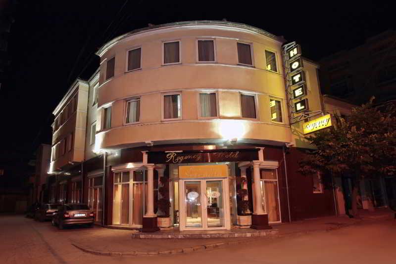 Hotel Regency Корча Екстериор снимка