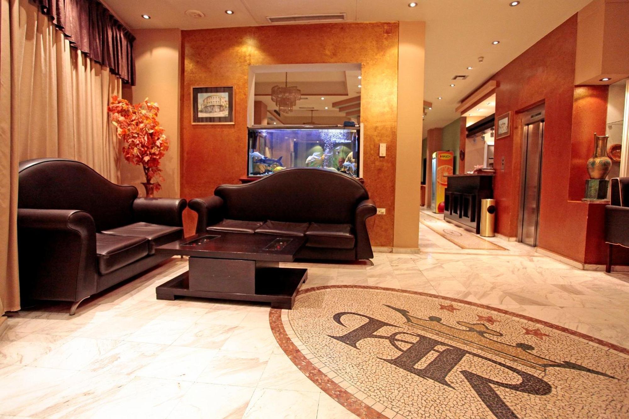 Hotel Regency Корча Екстериор снимка