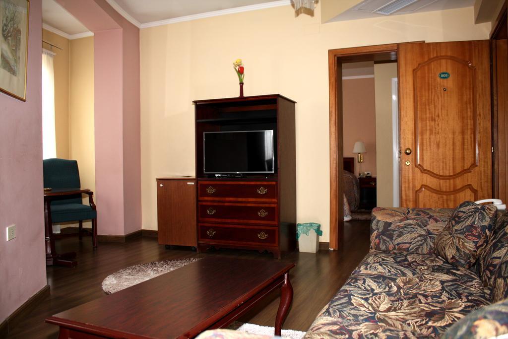 Hotel Regency Корча Екстериор снимка