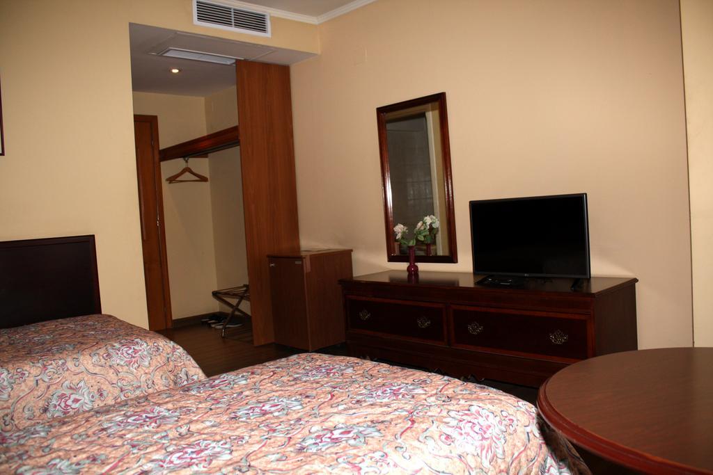 Hotel Regency Корча Екстериор снимка