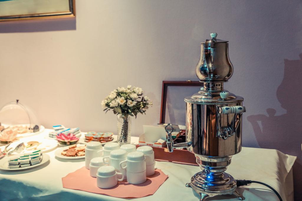 Hotel Regency Корча Екстериор снимка