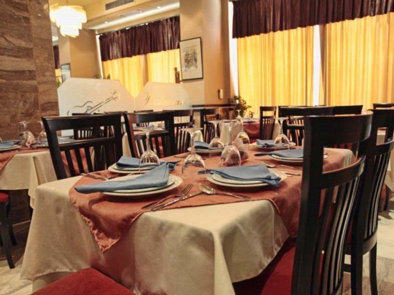 Hotel Regency Корча Екстериор снимка